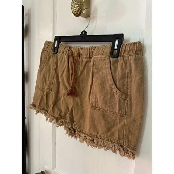 Women’s size x-large Brown Shorts - Picture 2 of 6
